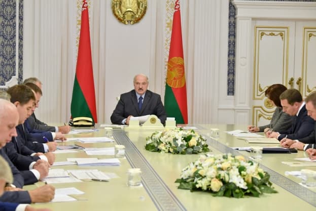 Александр Лукашенко требует окончательно решить вопрос с обеспечением жильем многодетных семей