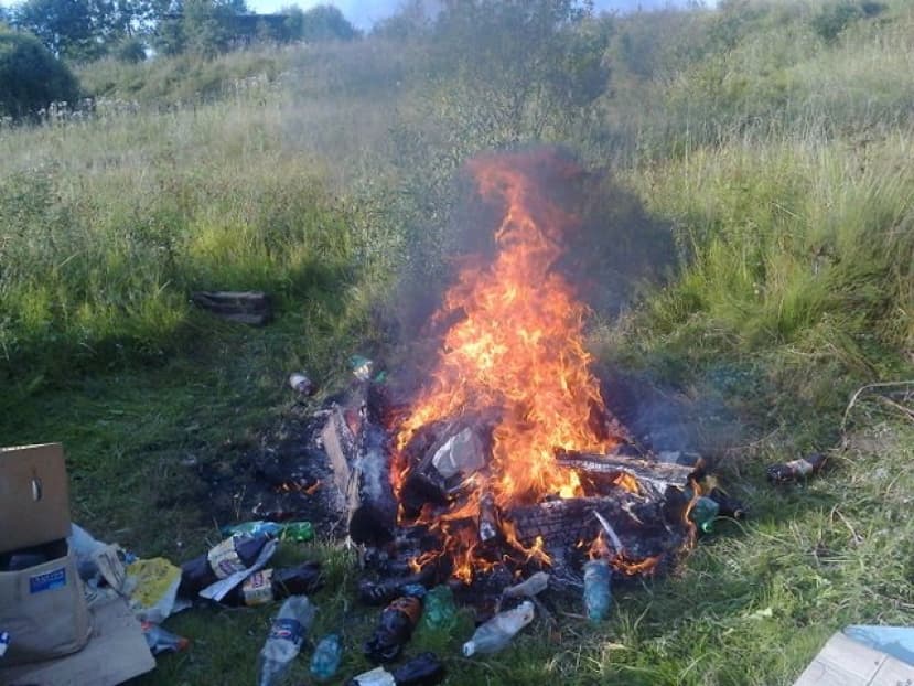 В Лидском районе мужчина получил ожоги, сжигая мусор на приусадебном участке