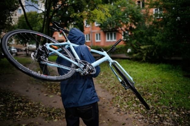 Школьник из Волковыска избил мужчину до потери сознания и забрал его велосипед