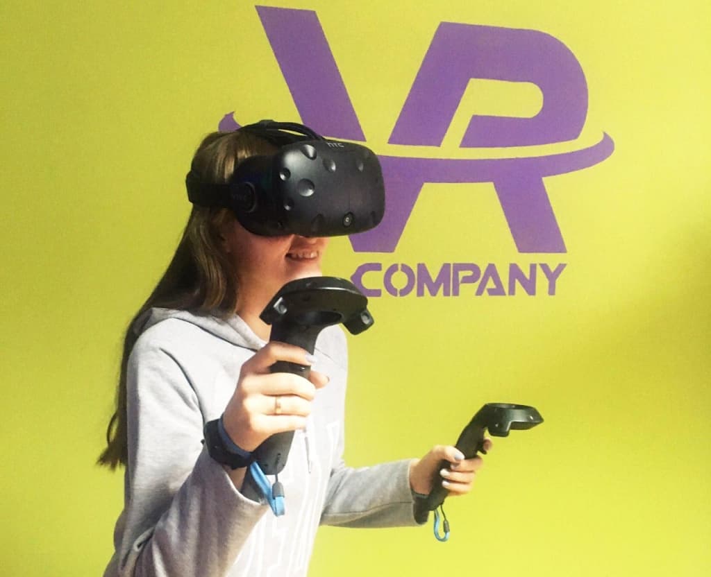 Vr company. Клуб виртуальной реальности реклама для детей. Лида в реальности. Клуб виртуальной реальности кнопка Нефтекамск.