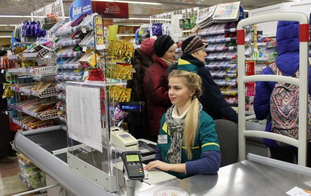 Как в новогодние праздники будут работать магазины?