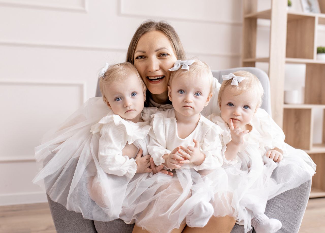 «Для многих – это просто чудо-чудное!». История мамы тройняшек из Лиды – Светланы Маркевич