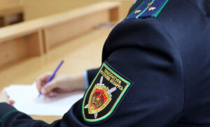 Жителя Лиды наказали за то, что он работал на двух работах: что он нарушил