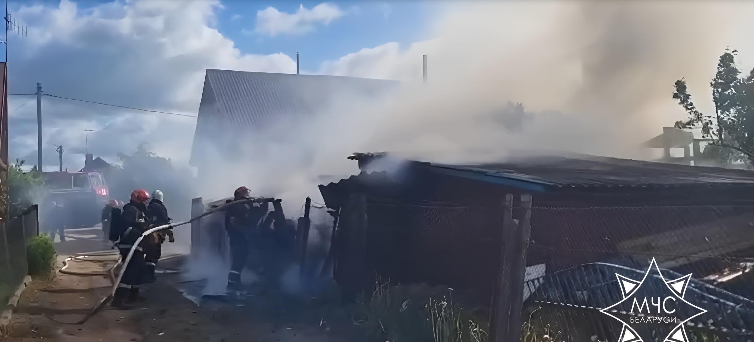 В Лиде пенсионерка получила ожоги, облокотившись на газовую плиту: обзор пожаров в регионе за 27 мая